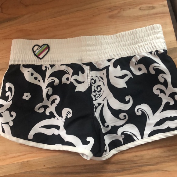 2pair Roxy shorts - Picture 6 of 6